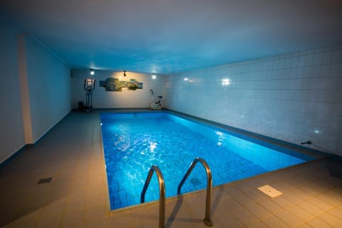 Sauna, Swimming pool