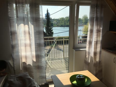 Lake view, River view, Street view