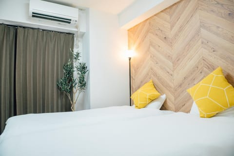 Bed, air conditioner