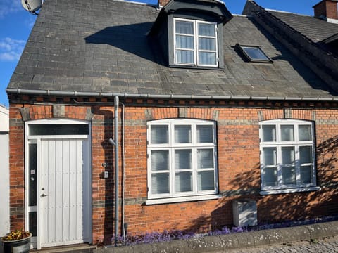 Holbæk. Byhus med fjordudsigt, og 5 min. til bymidten Apartment in Zealand