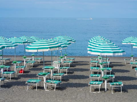 Day, Beach, Sea view, sunbed