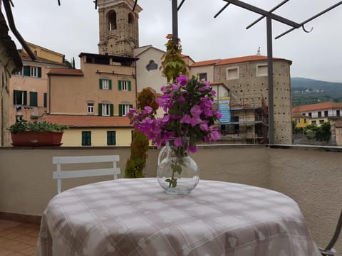 BBQ facilities, Balcony/Terrace, City view, Landmark view, Mountain view, River view