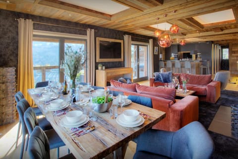 Living room, Seating area, Dining area, kitchen