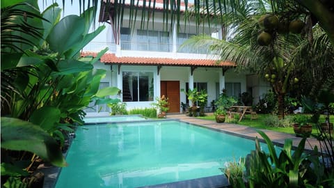 Property building, Swimming pool