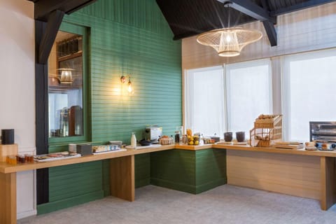 Restaurant/places to eat, Dining area, On site, Breakfast