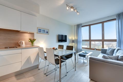 TV and multimedia, Kitchen or kitchenette, Living room