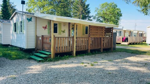 Chez Nathalie mobil home chauffé et climatisé Campground/ 
RV Resort in Ortenau