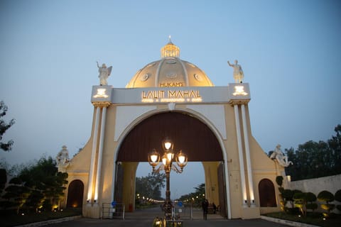 Facade/entrance