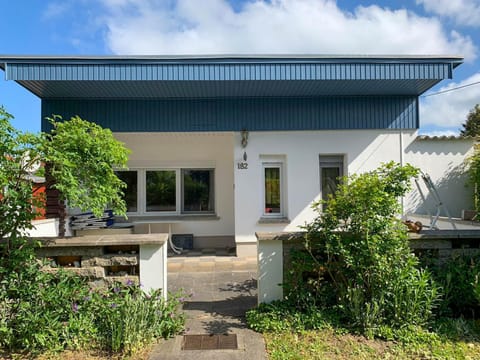 Property building, Facade/entrance, Balcony/Terrace