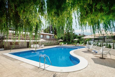 Facade/entrance, Swimming pool