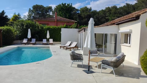 Villa de rêve à Mougins - piscine privée, palmiers & ambiance resort Villa in Valbonne