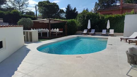 Villa de rêve à Mougins - piscine privée, palmiers & ambiance resort Villa in Valbonne