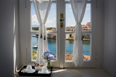 City view, Sea view