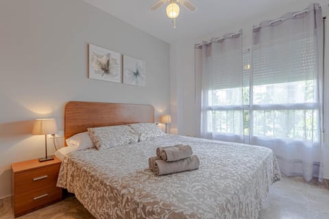 797 Holiday Rentals- Duplex para 7 en la carihuela a 1 min de la playa Apartment in Torremolinos