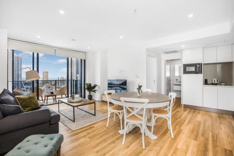 TV and multimedia, Living room, Seating area, Dining area