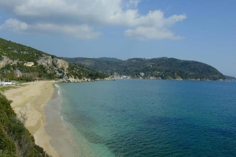 ARTistic House: view - pingpong - billard House in Magnesia Prefecture, Greece