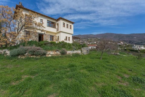 ARTistic House: view - pingpong - billard House in Magnesia Prefecture, Greece