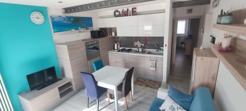 Kitchen or kitchenette, Living room, Dining area