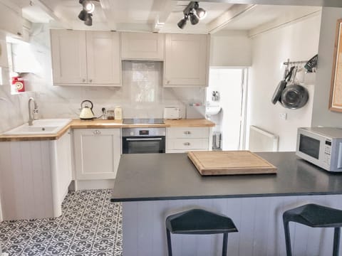 21 British Road House in St Agnes