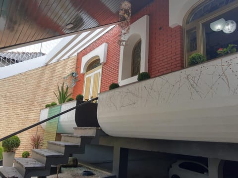 Property building, Patio, Facade/entrance