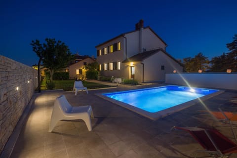 Wonderful villa Valbandon with private pool and sauna near the beach and Briuni Islands Villa in Fažana