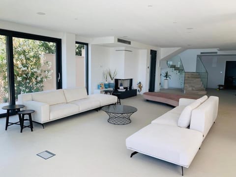 Balcony/Terrace, Living room