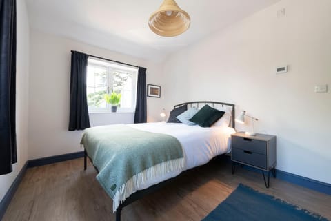 Cedar Apartments Apartment in Bristol