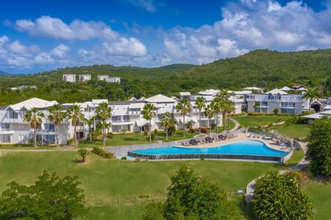 Property building, Bird's eye view, Swimming pool, sunbed