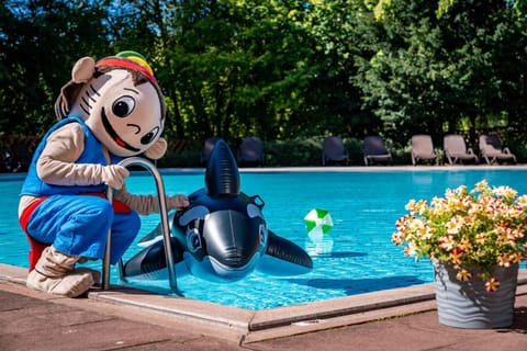 Summer, Pool view, Swimming pool, Sports, children, Family