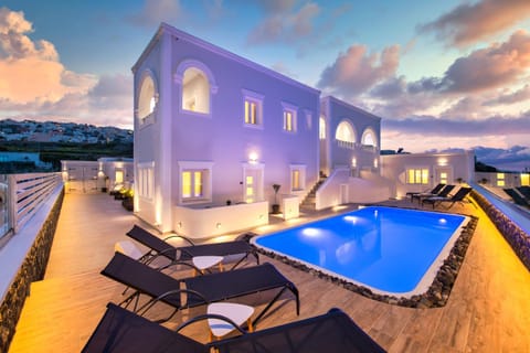 Property building, Pool view, Swimming pool