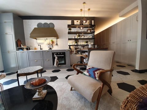 THE MIRROR GUESTHOUSE - TERME MERANO Apartment in Merano