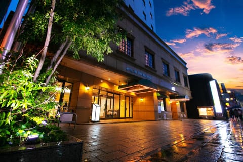 Facade/entrance