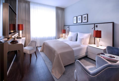 Bed, Photo of the whole room, Decorative detail