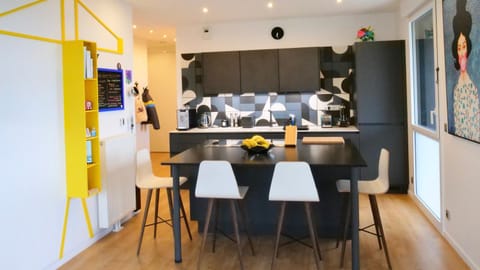 Communal lounge/ TV room, Seating area, kitchen