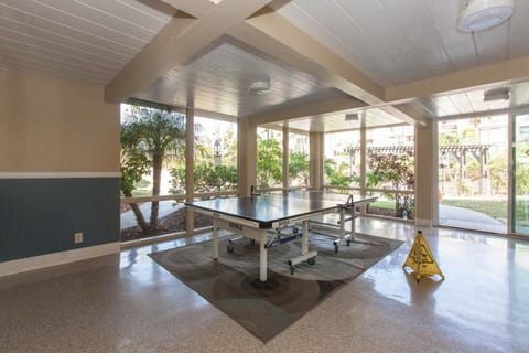 Game Room, Area and facilities