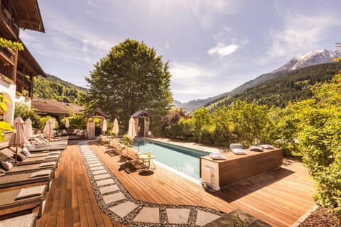 Mountain view, Pool view, Swimming pool, sunbed