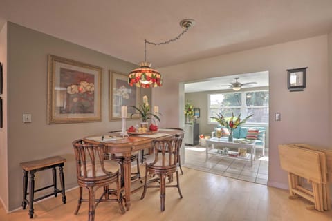 Single-Story Home Walk to Beach, Pier and River House in Daytona Beach