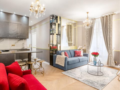 Kitchen or kitchenette, Living room, Seating area, Dining area