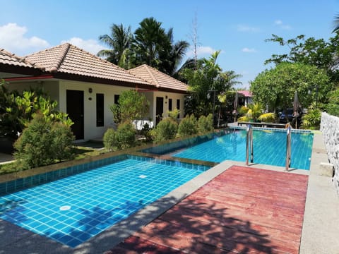 Swimming pool, Swimming pool