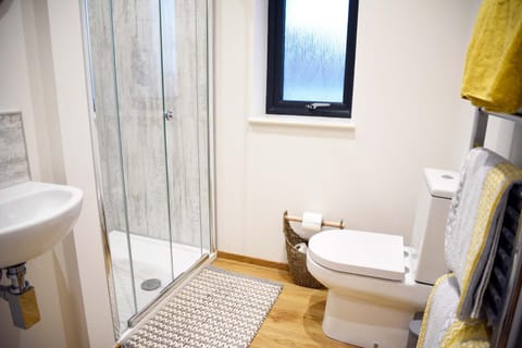 Lodge on the Loch Apartment in Scotland