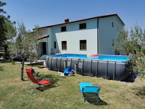 Property building, Garden, Swimming pool