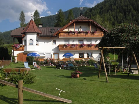 Facade/entrance, Garden