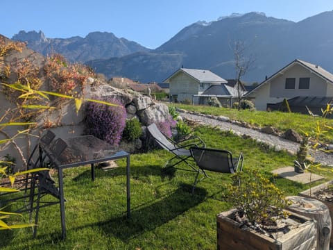 Studio à la campagne au bout du lac d'Annecy Apartment in Doussard