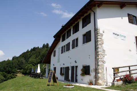 Trentino in malga: Malga Zanga Country House in Trentino-South Tyrol