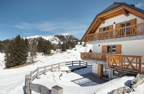 Facade/entrance, Mountain view