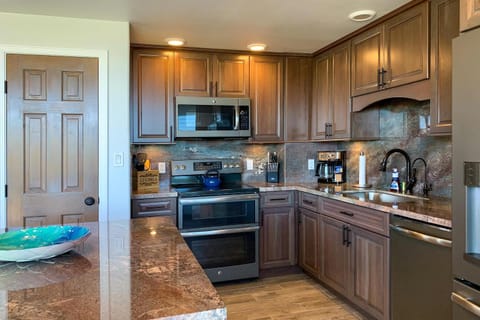 Maui Parkshore 410 - Stunning Ocean Views House in Kamaole