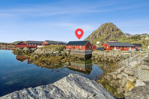 Waterfront Twin Cabin Cabin in Lofoten