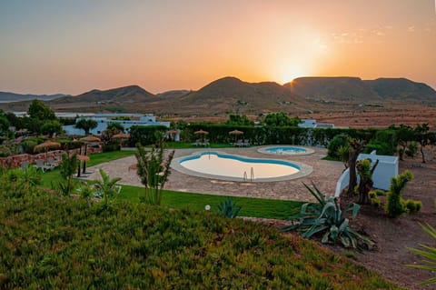 Swimming pool, Sunrise