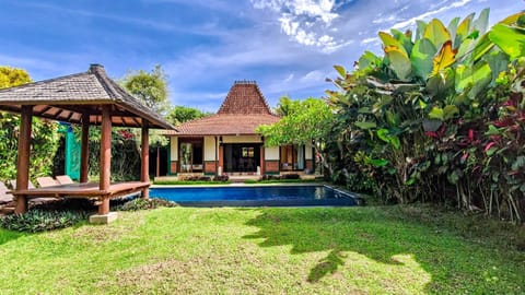 Property building, Natural landscape, Garden, Swimming pool