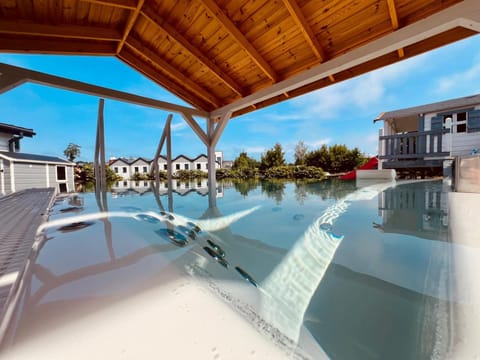 Biale Domki Paula Rewal - Domki z klimatyzacja, w obiekcie Jacuzzi i darmowe Wifi! Nature lodge in West Pomeranian Voivodeship, Poland
